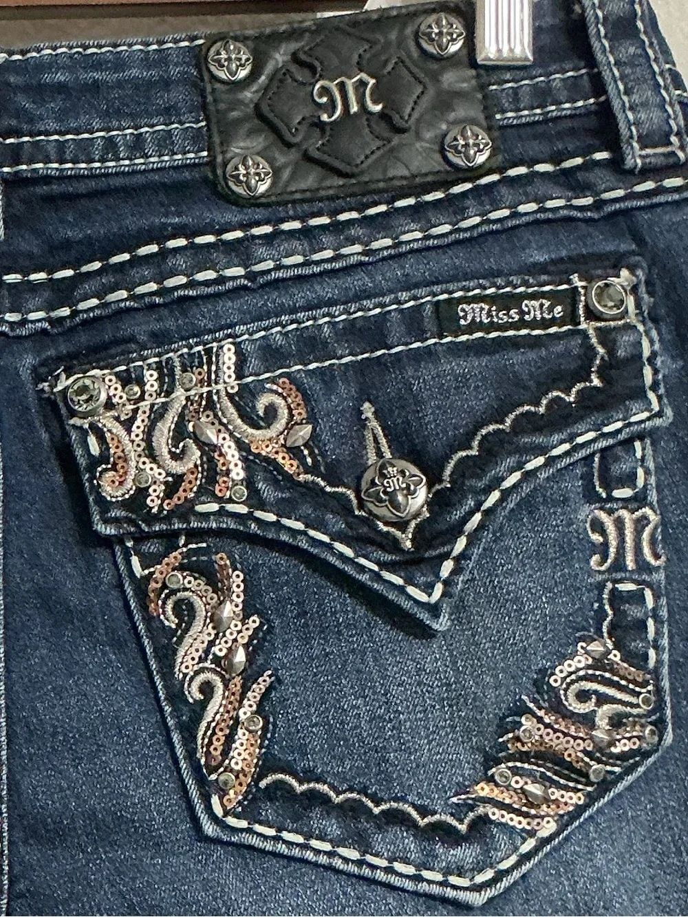 Miss Me Blue Signature Rise Straight Leg Jeans Sequin Pockets Size 29